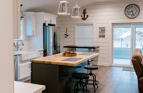 Mermentau Cabin | Fully renovated cabin on the Mermentau River with gorgeous scenic views