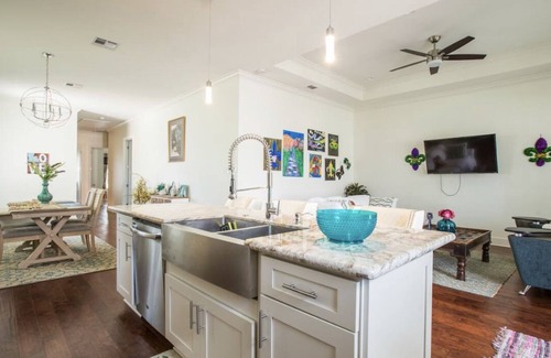 Gentilly Terrace Cottage | Fully renovated house close to Downtown & FQ