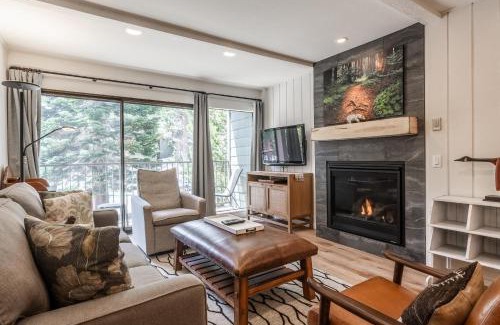 Mammoth Lakes House | Fully Renovated! St Anton #17 Ski in Ski Out 1 Bedroom 1 Bathroom Condo! Sleeps up to 4!