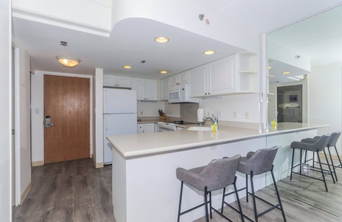 Waikiki Condo | Fully renovated unit on the 16th Floor overlooking the mountains and the surrounding Waikiki area!