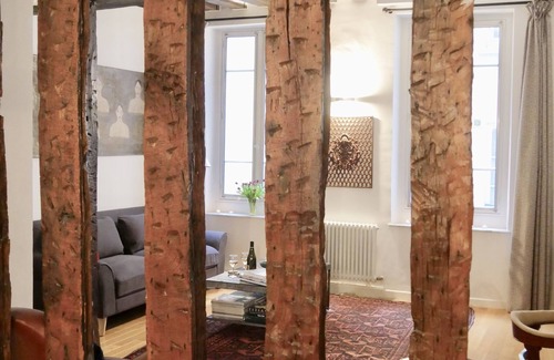 Arts-et-Metiers Apartment | FULLY RENOVATED very quiet charming 2bed/2bath flat in the Marais sleeps up to 4