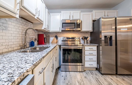 Huntsville House | Fully Stocked and Spacious*2 Master Bdrms*LOCATION, COMFORT, LUXURY