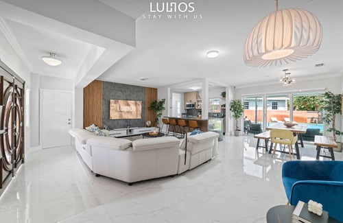 Miami Gardens House | Fun 5BR Retreat w/Pool, Beach, Games & BBQ