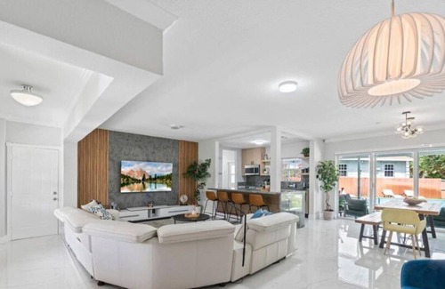 Miami Gardens House | Fun 5BR Retreat w/Pool, Beach, Games & BBQ