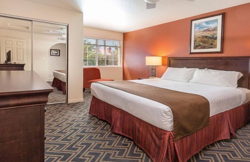 Paradise Resort | Fun awaits you! Luxury 1BR Condo MINUTES From Vegas Strip