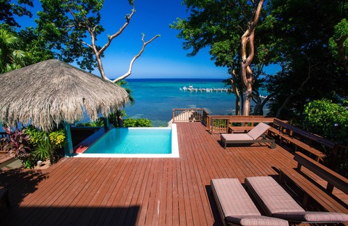 Lawson Rock House | Fun Beachfront Home in Gated Community – For Groups/Families