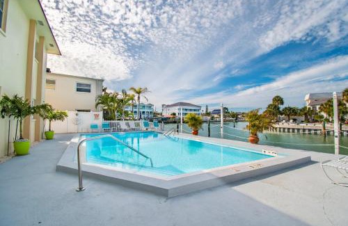 Treasure Island Apartment | Funshine Pointe Capri