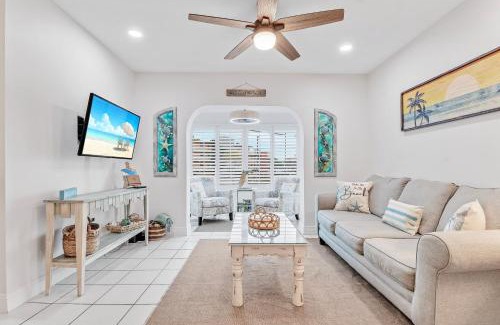 Treasure Island Apartment | Funshine Pointe Capri