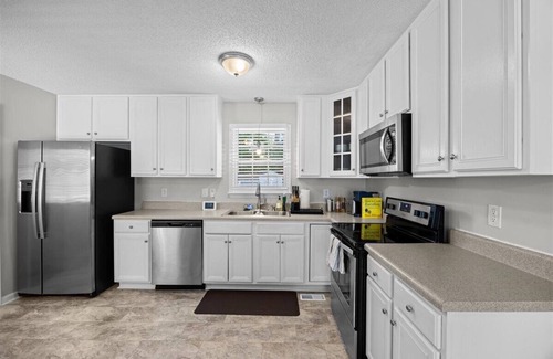 Fuquay-Varina House | Fuquay - Quiet 3BR/2BA with Fenced Yard - Ideal for Families & Relocations