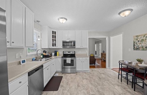 Fuquay-Varina House | Fuquay - Quiet 3BR/2BA with Fenced Yard - Ideal for Families & Relocations