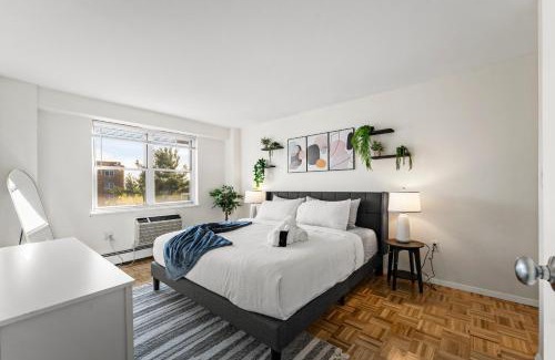 North Brookline Apartment | Furnished Apartment