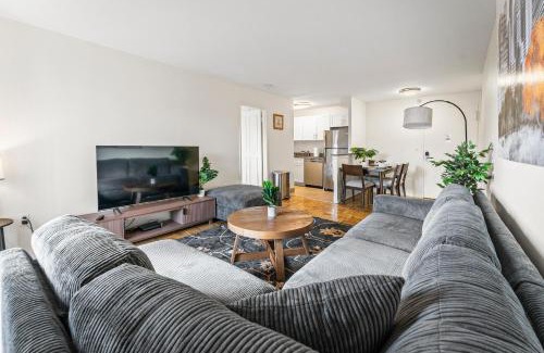 North Brookline Apartment | Furnished Apartment