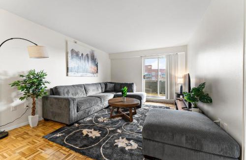 North Brookline Apartment | Furnished Apartment