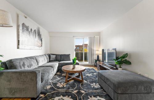 North Brookline Apartment | Furnished Apartment