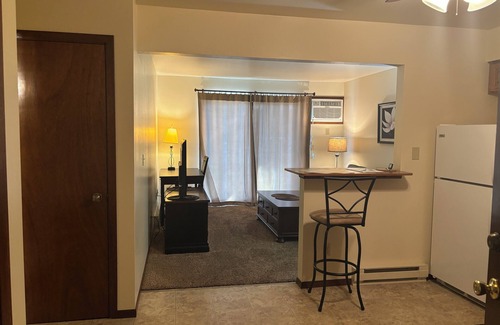 Neenah Apartment | Furnished Executive Apartments. Perfect downtown location at an affordable price