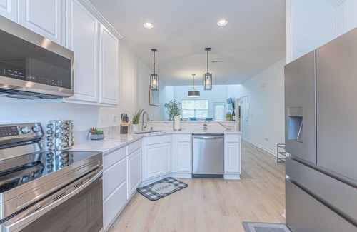 Johns Island House | Furnished Midterm Haven: Mins from Downtown CHS!