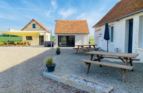 Nouans House | Gîte du Petit tenu 17 couchages -jacuzzi -2h Paris et 6 min gare Vivoin