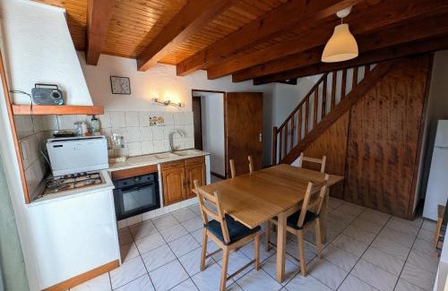 Faymont House | Gîte familial avec terrasse et espace enfants à Faymont - FR-1-583-370