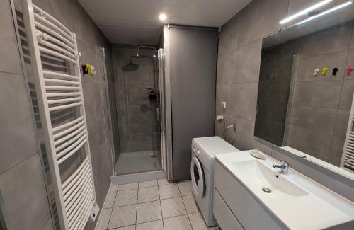 Faymont House | Gîte familial avec terrasse et espace enfants à Faymont - FR-1-583-370