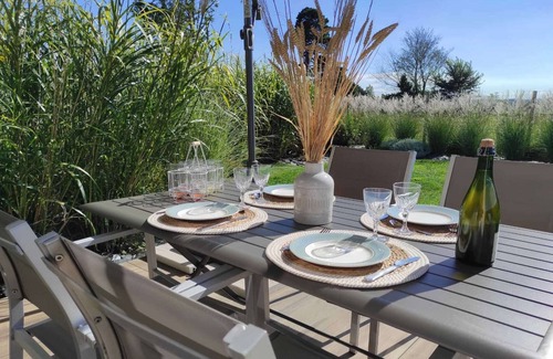 Bordeaux-Saint-Clair House | Gîte in Etretat near Cliffs & Beach