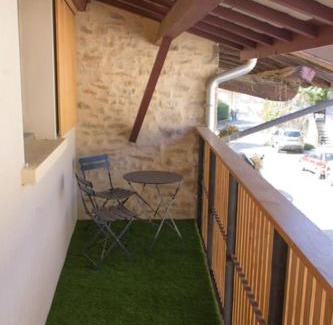 Amberieu-en-Bugey Apartment | Gîte - Quartier ancien