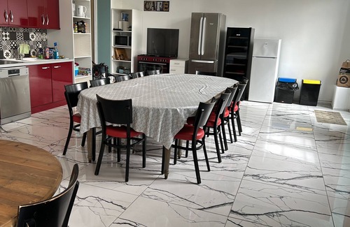 Ballon-Saint-Mars House | Gîte sleeps 26 (Ancienne Ecole)