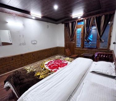 Vashist Bed & Breakfast | Gødfather