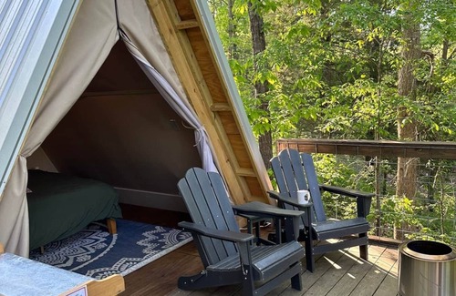 Talladega Cabin | G-1 Glamp in Bohamia - 268 acre forest retreat