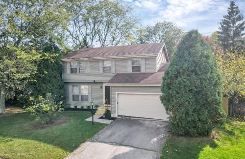 Columbus House | Gahanna Dreaming - 5Br 2 Ba INTEL