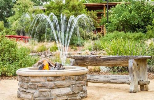 Cascade Hotel | Gaia Hotel & Spa Redding, an Ascend Collection Hotel