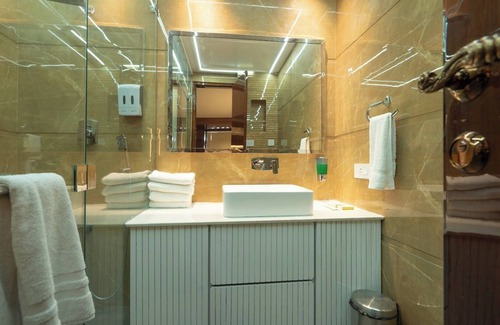 Hasanpur Hotel | Gajraula Sukhdev Dhaba & Resort