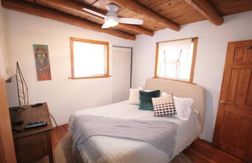 South Capitol House | Galisteo Getaway - Courtyard - Near Railyard