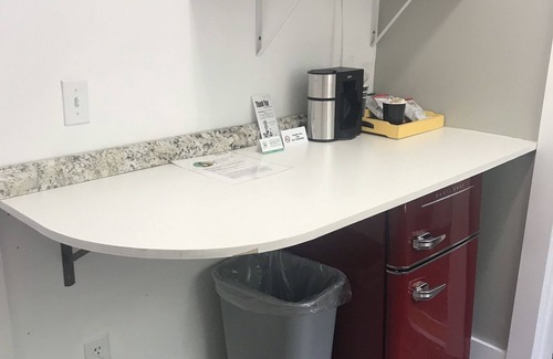 Hulls Cove Hotel | Gallagher's Travels Bar Harbor Motel & Cabins