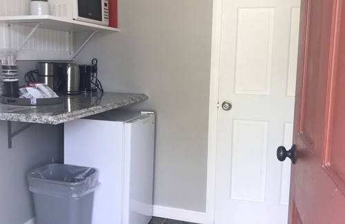 Hulls Cove Hotel | Gallagher's Travels Bar Harbor Motel & Cabins