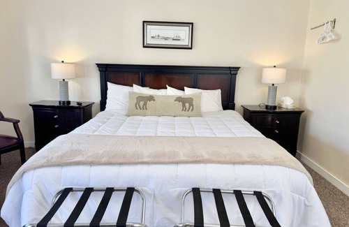 Hulls Cove Hotel | Gallagher's Travels Room 12 (King)