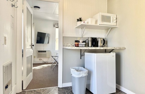 Hulls Cove Cabin | Gallagher's Travels Cabin Two (2 Bedroom)