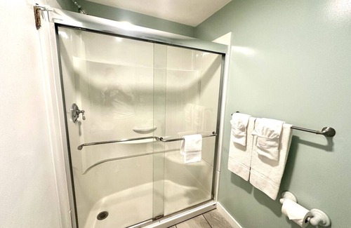 Hulls Cove Hotel | Gallaghers Travels Room 12-A (King)