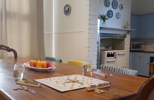 Moonta Villa | Gallery on Ryan. Historic villa in the town centre, accomodation for 10 guests.