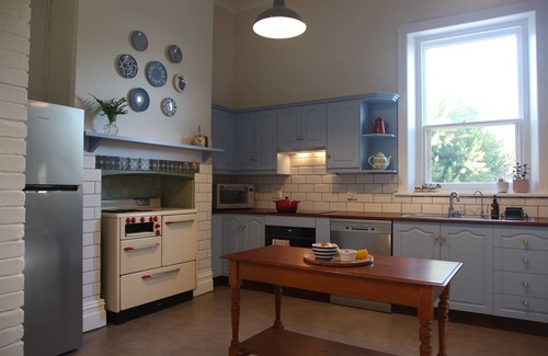 Moonta Villa | Gallery on Ryan. Historic villa in the town centre, accomodation for 10 guests.