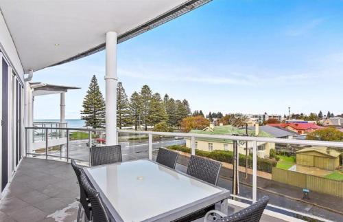 Victor Harbor Apartment | Gallery Resort Style Penthouse No 13