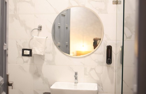 New Delhi Hotel | Gallivanto inn - Rohini