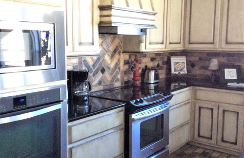 Wellborn House | Game Day/Family Gathering/Wedding venue with Pool. Largest in College Station.