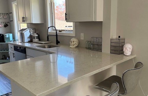 Parma House | Game On Parma with WiFi, AC and Game Room Family and Pet Friendly