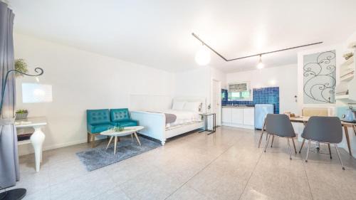 Ganghwa House | Ganghwa Giverny Spa Pension