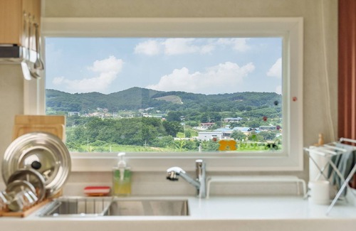 Ganghwa House | Ganghwado Labyrinthos Companimal Pension