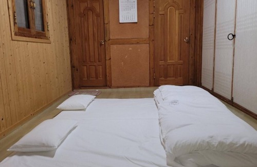 Kyul-tong House | Gangjin Dahyang Sochuk Hanok Pension