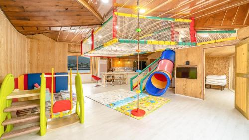 Ganghwa House | Ganhwa Badabae Beomseon Kids Pension