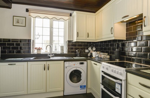 Westleigh Cottage | GARDEN COTTAGE, family friendly, with pool in Bideford