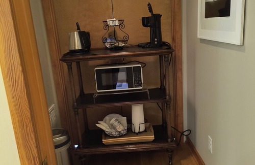 Chapel Hill Apartment | Garden Ensuite at the Chapel Hill Retreat Center