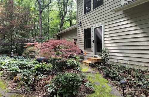 Chapel Hill Apartment | Garden Ensuite at the Chapel Hill Retreat Center